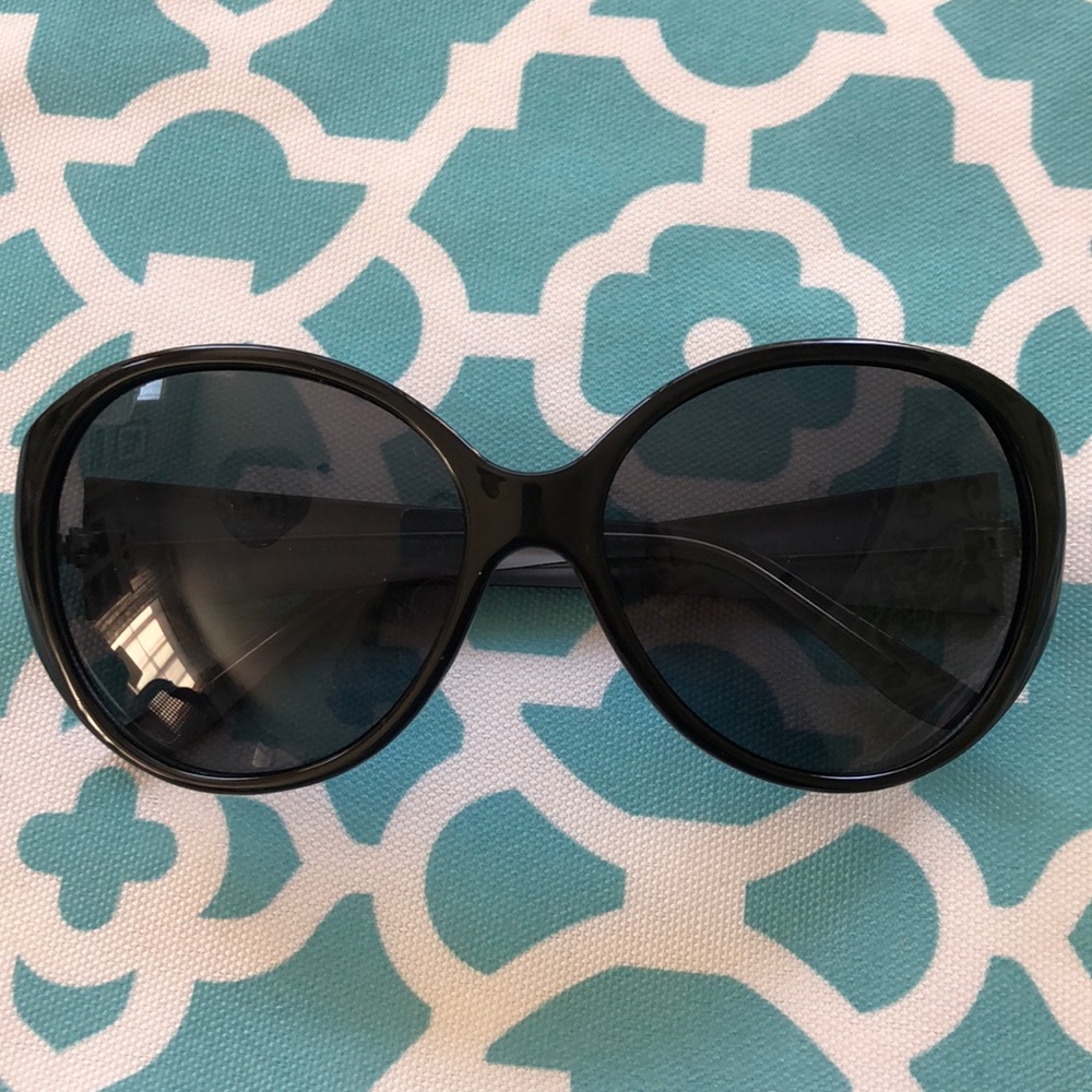 COPY - JONES NEW YORK “Jackie O” style sunglasses